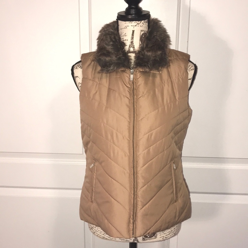 QUILTED PUFFER VEST REMOVEABLE FAUX FUR COLLAR
